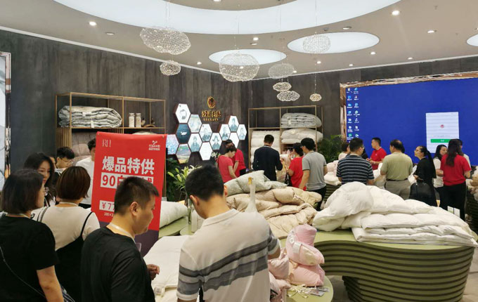 多地展會現(xiàn)場簽單！百聯(lián)憑什么“約”到服裝家紡用戶？